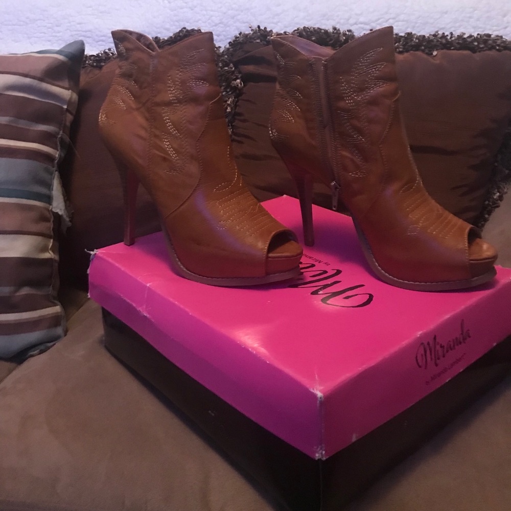 Miranda Lambert Boots (size 8.5 M) (Cognac Color)